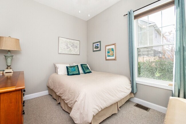 Building Photo - 224 Salem St