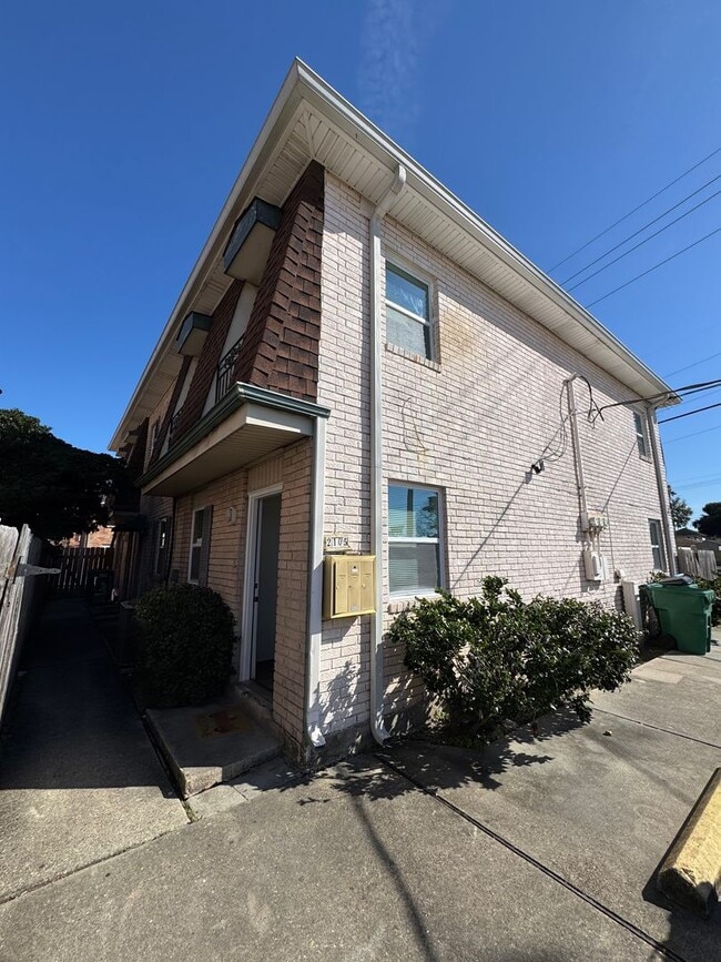 Building Photo - 2105 Giuffrias Ave