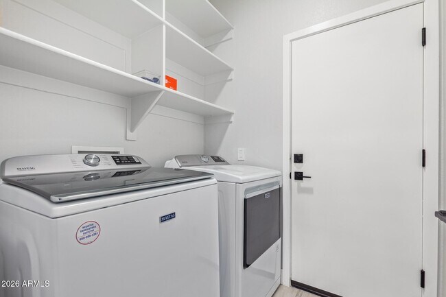 Building Photo - 16019 W Linden St