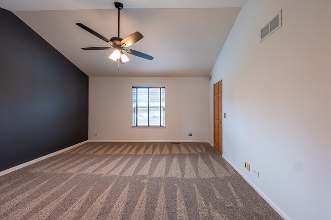 Building Photo - 135 Seton Creek Dr