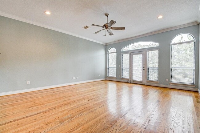 Building Photo - 1507 Paige St
