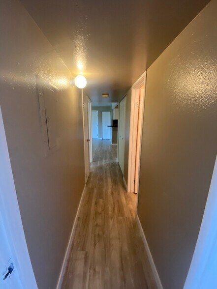 Building Photo - 420 Zang St