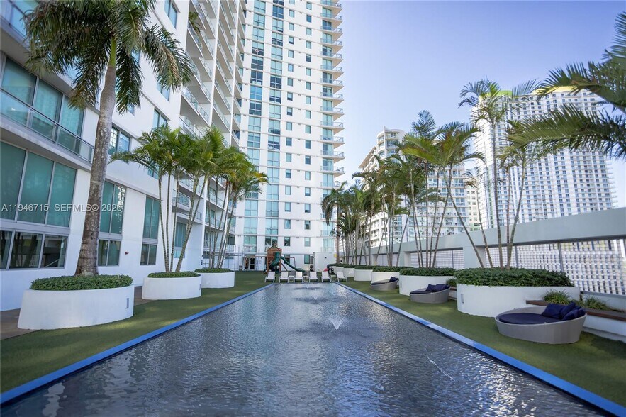 Building Photo - 92 SW 3rd St