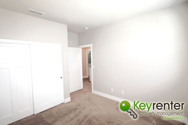 Building Photo - 3234 Sher Ct
