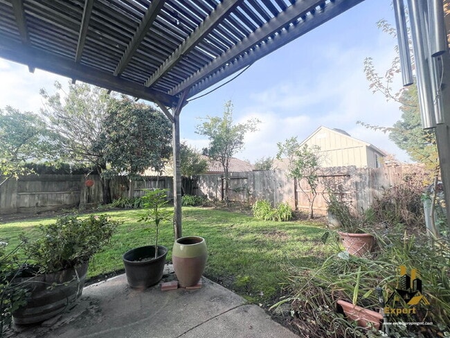 Building Photo - 8204 Eversley Ct