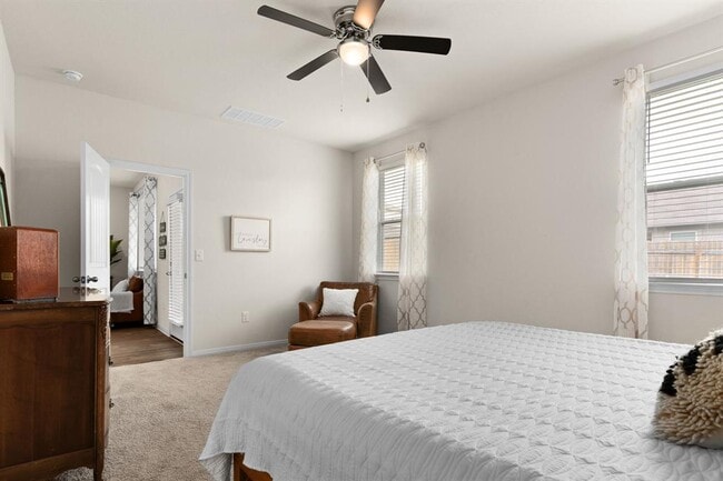 Building Photo - 117 Mackinac Ln