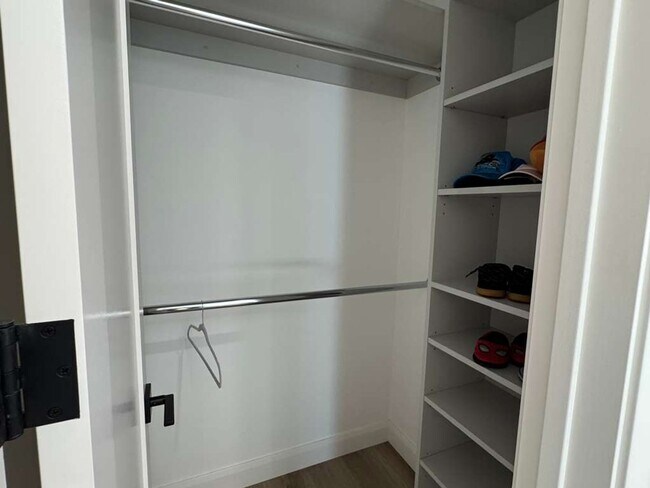 Building Photo - Brand New Upstairs Unit