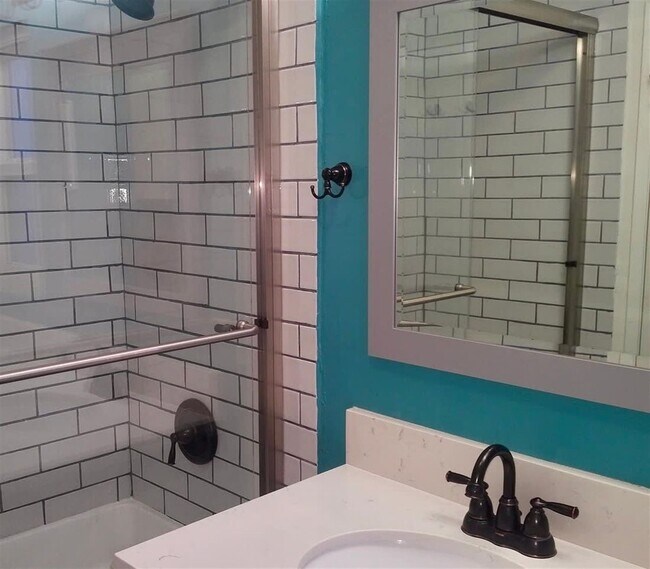 Building Photo - 124 34th St