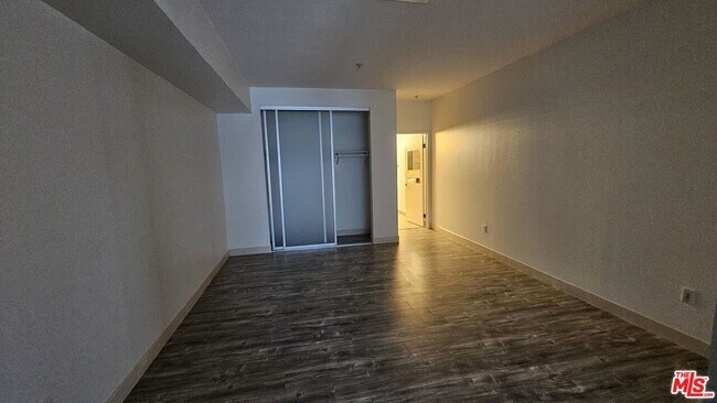 Building Photo - 1234 Wilshire Blvd