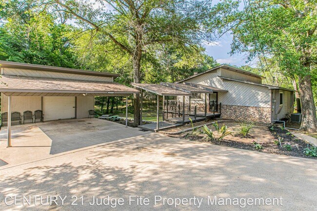Primary Photo - 4 br, 3 bath House - 10749 Legg Drive