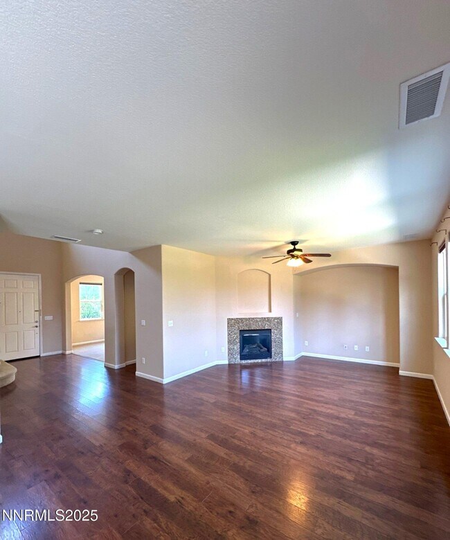 Building Photo - 545 Terracina Way