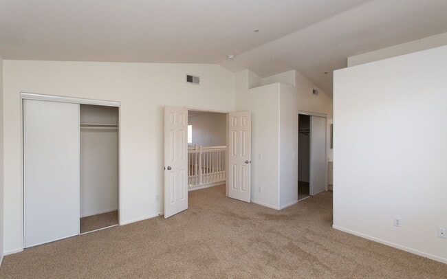Building Photo - Spacious Home within the Legends Community...