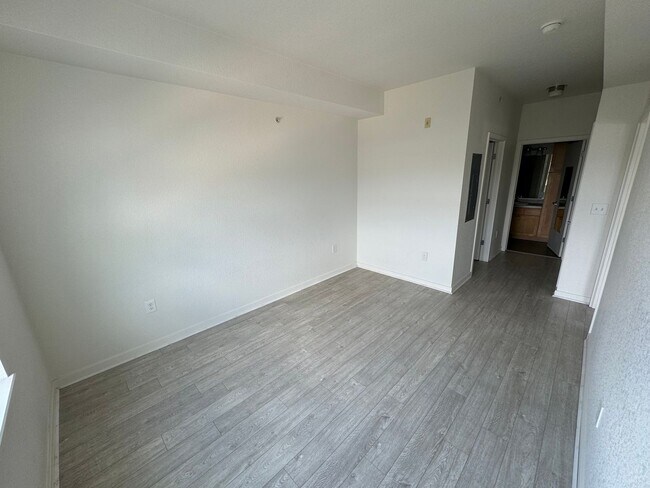 Building Photo - 1B/1B at the Landmark Lofts!