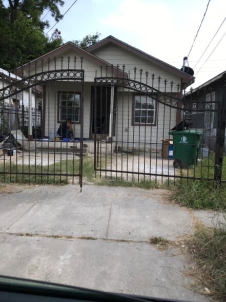 Building Photo - 6640 Avenue I