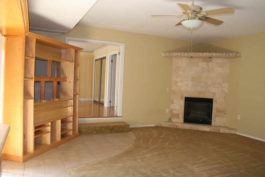 Building Photo - 6037 Comey Ave
