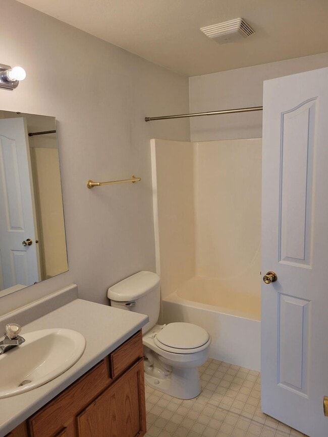 Building Photo - 3305 Laredo Dr