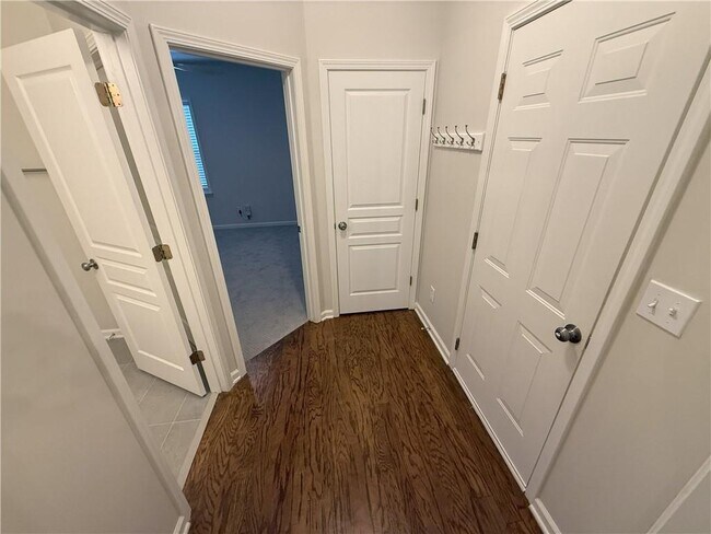 Building Photo - 1460 Vinery Ave