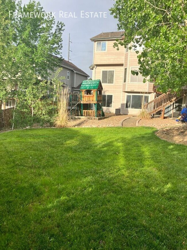 Building Photo - 13371 Pearl Cir