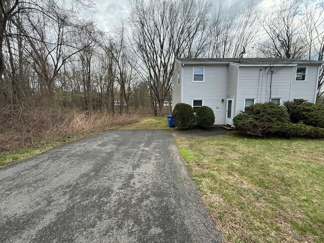 Building Photo - 22 Hadley Rd