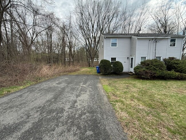 Building Photo - 22A-22B Hadley Road