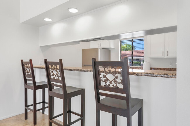 Building Photo - 40492 Bay Hill Way