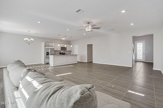 Building Photo - 261 Emerald Sun Dr