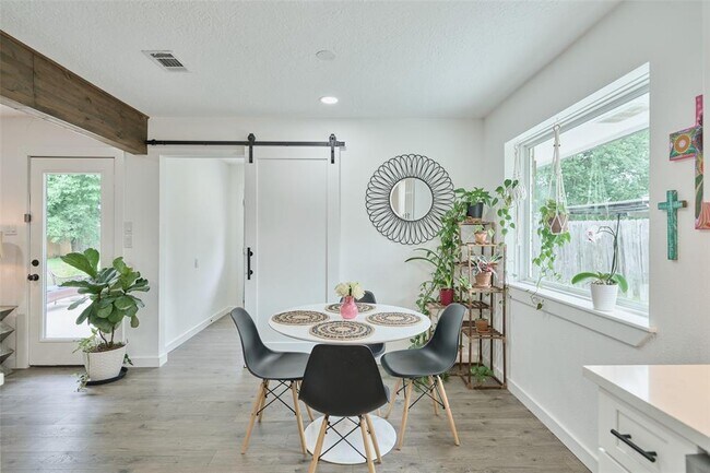 Building Photo - 3607 Hickory Hill Ln