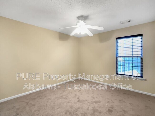 Building Photo - 2613 Willow Ridge Way