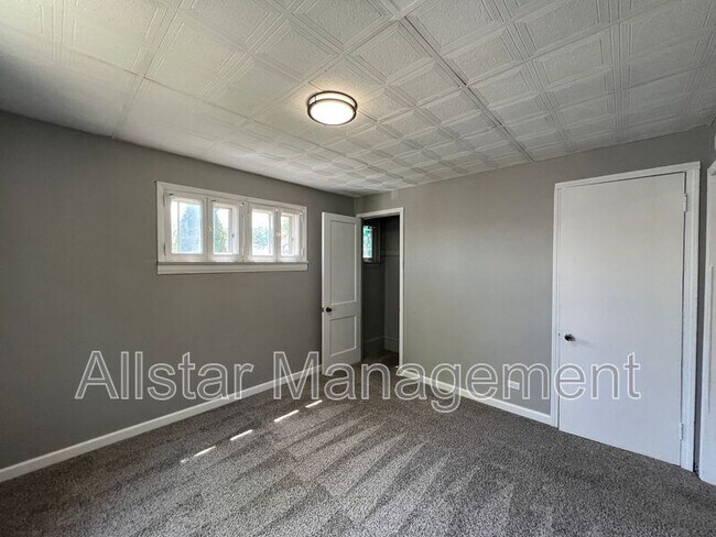 Building Photo - 4859 E 97th St