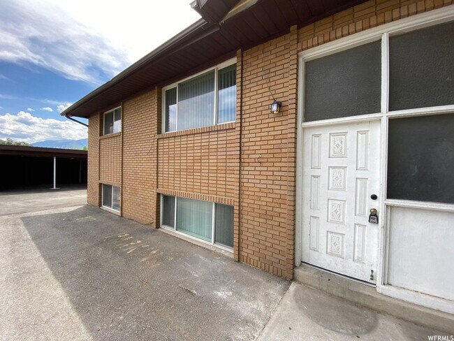 Building Photo - 3135 S 200 E