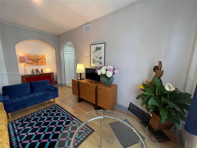 Building Photo - 3224 Biscayne Blvd