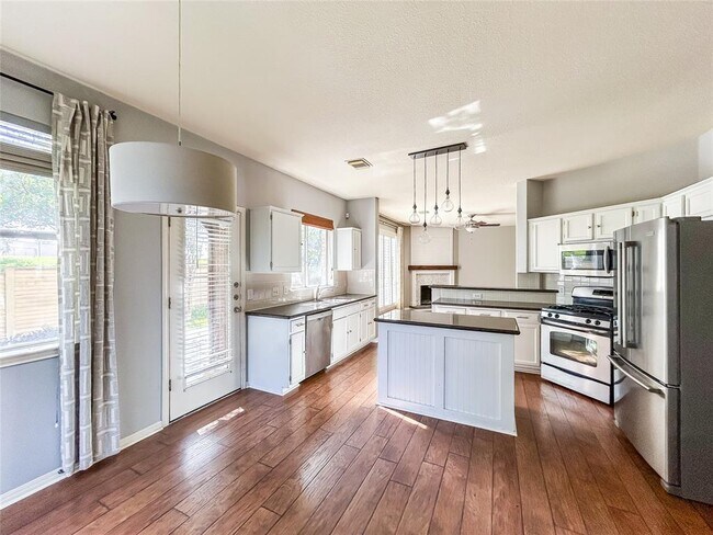 Building Photo - 1745 Dapplegrey Ln