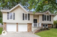 Building Photo - 1018 Amesbury Ave