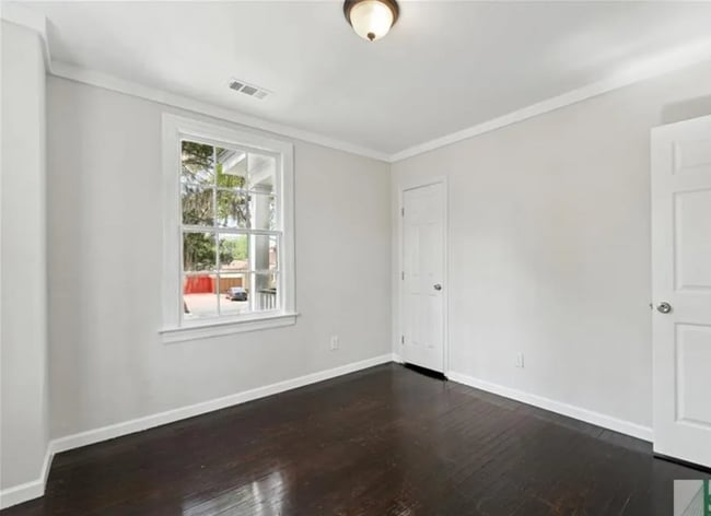 Building Photo - Charming 4BR Downtown Savannah Home with M...