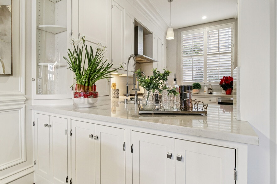 Building Photo - 356 Santana Row