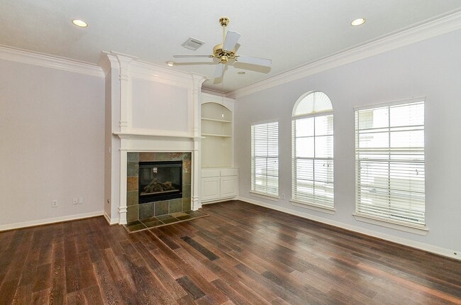 Building Photo - 5208 Blossom St