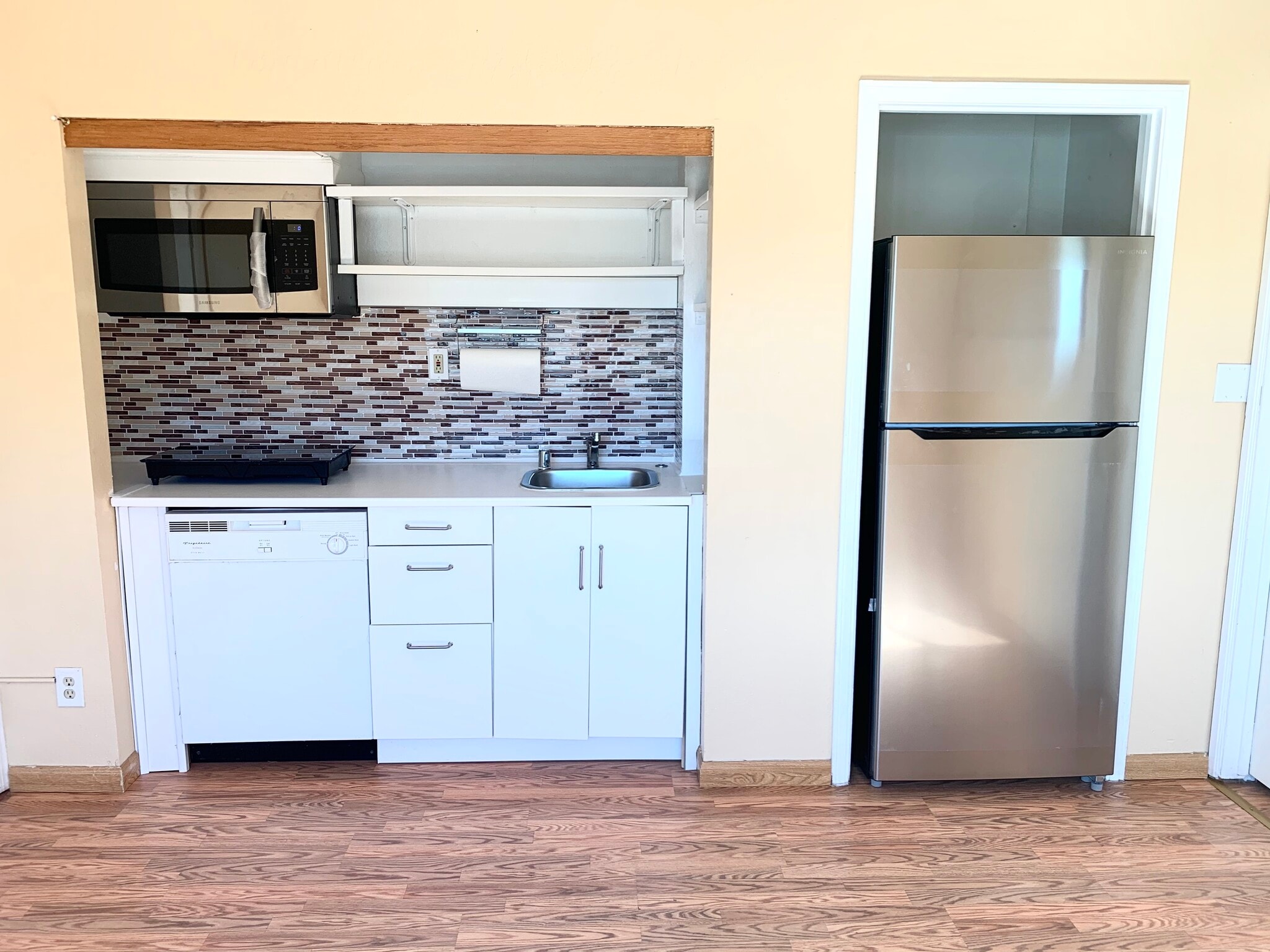 Building Photo - 6815 Moeser Ln