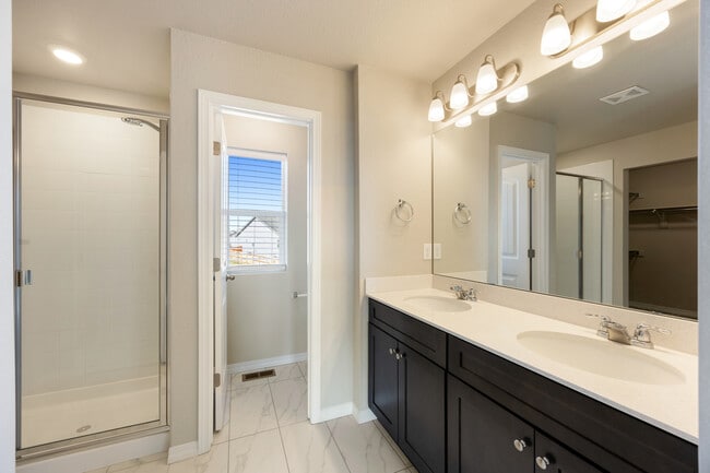 Building Photo - 10886 Rolling Peaks Dr