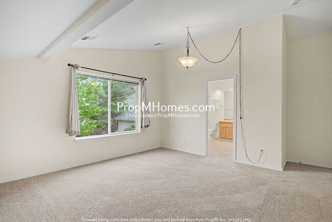 Building Photo - Bull Mountain Three Bedroom Home!