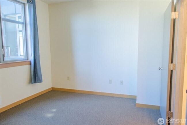 Building Photo - 2Bd/2Ba Seattle Condo