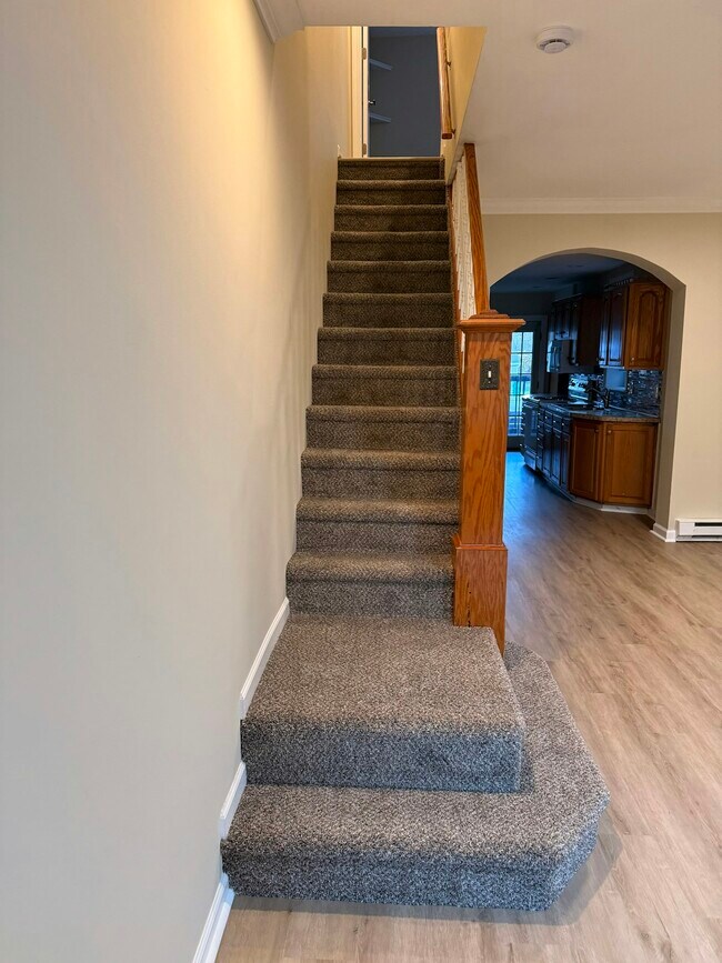 Building Photo - 419 E Frankford St