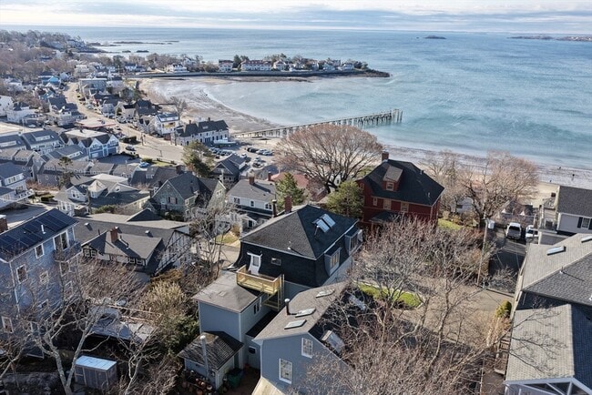 Building Photo - 98 Rockland St