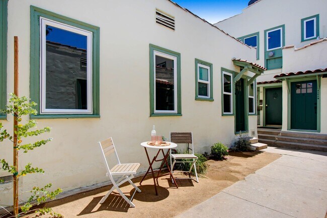 Building Photo - Beautiful 1 Bed / 1 Bath Apartment in the ...