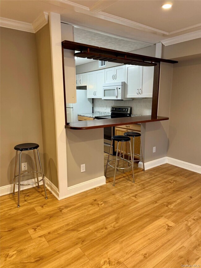 Building Photo - 125 Hill Spur