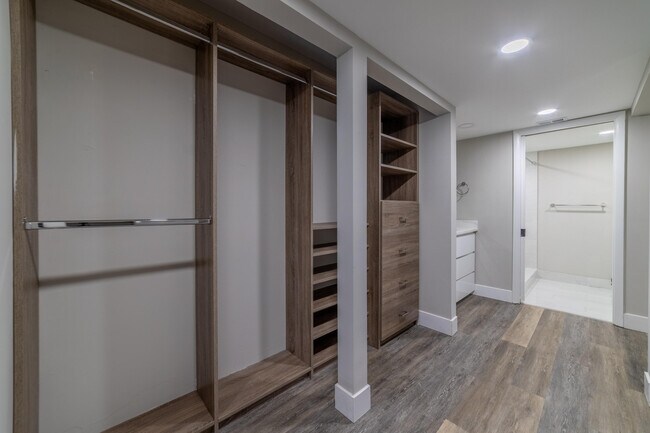 Building Photo - 2517 Presidential Way