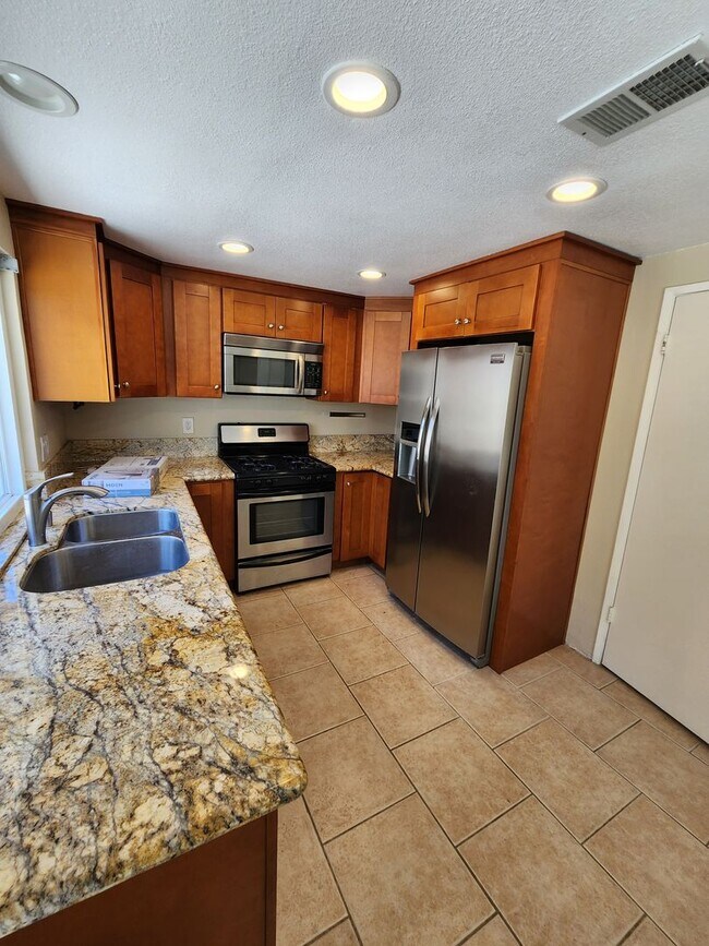Building Photo - 3 BR Home Plus Loft Area in Rancho Penasquitos