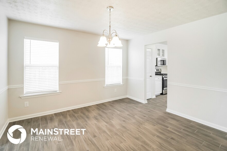 Building Photo - 605 Gardinia Dr