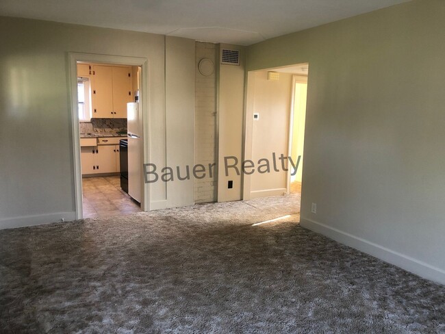 Building Photo - Two Bedroom Near Ashland University