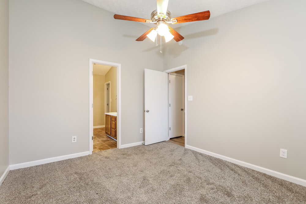 Building Photo - 9199 Fairway Ct