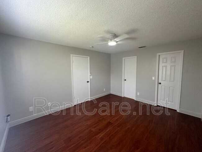 Building Photo - 13959 Timberland Dr